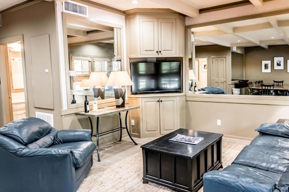 The Lodge at The Bluffs